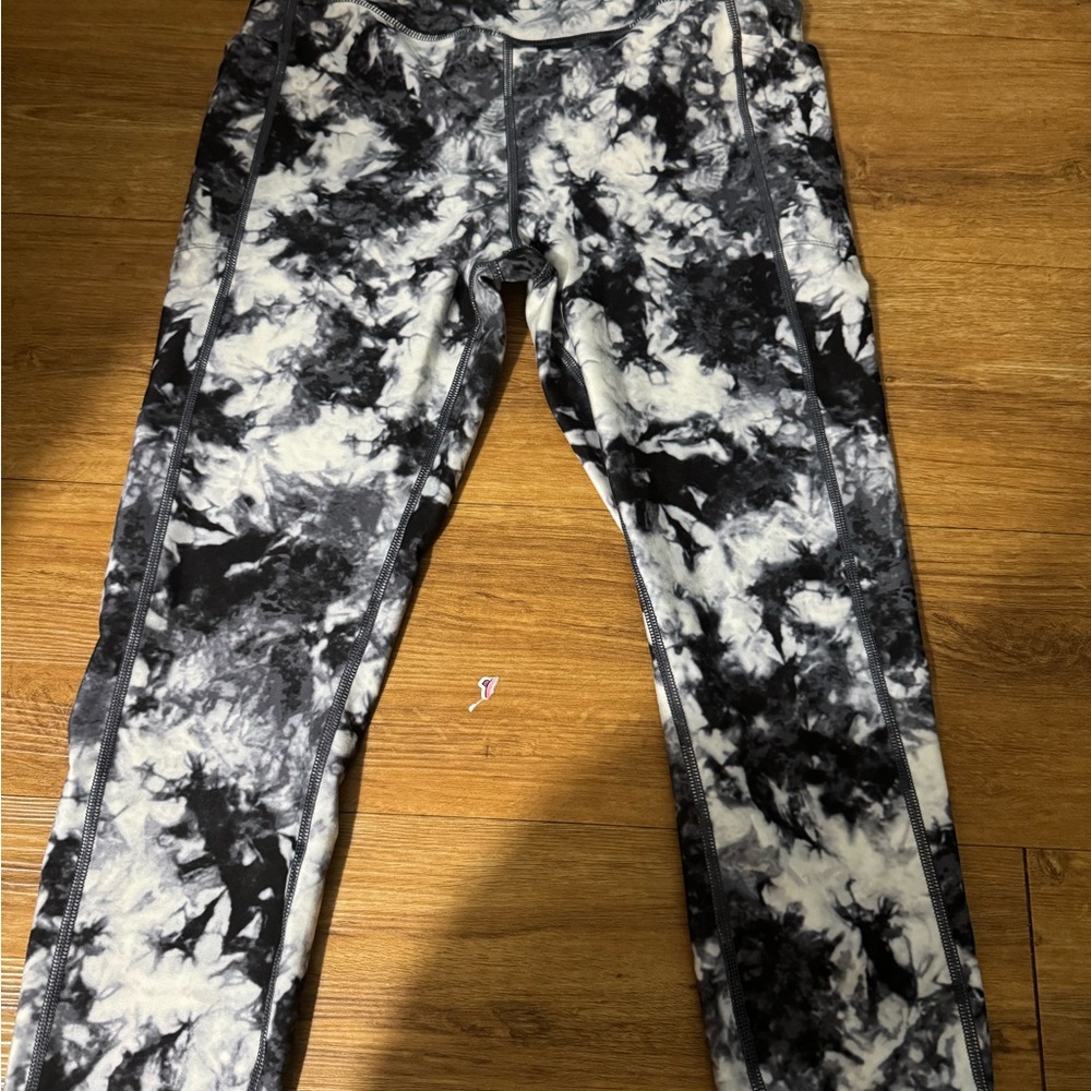 Black and White Tie-Dye Leggings